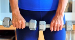 dumbbells at home workout to maintain and improve fitness for staying fit